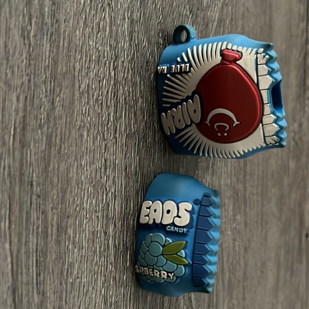 AirPod case - Picture 2 of 3